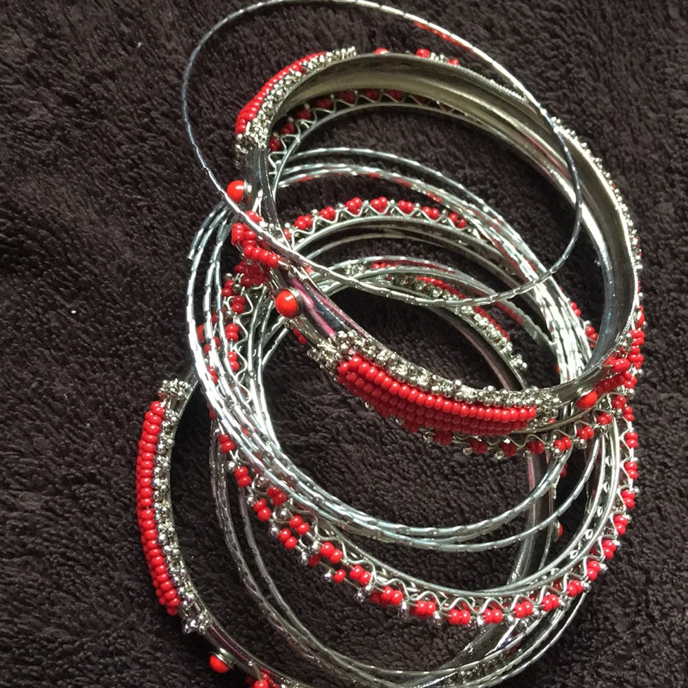 Red bracelet set